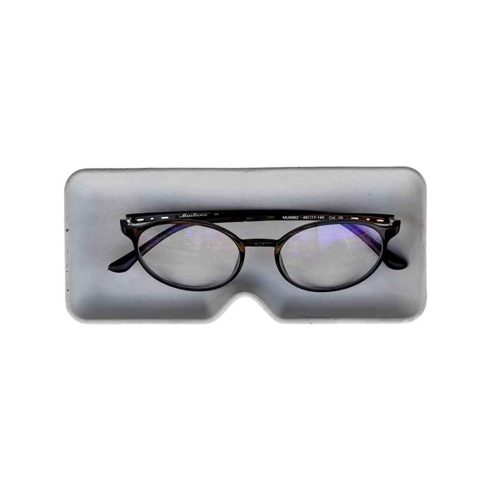 Beton Tasarım Gözlük Standı – Minimalist Dekoratif Masa Objesi