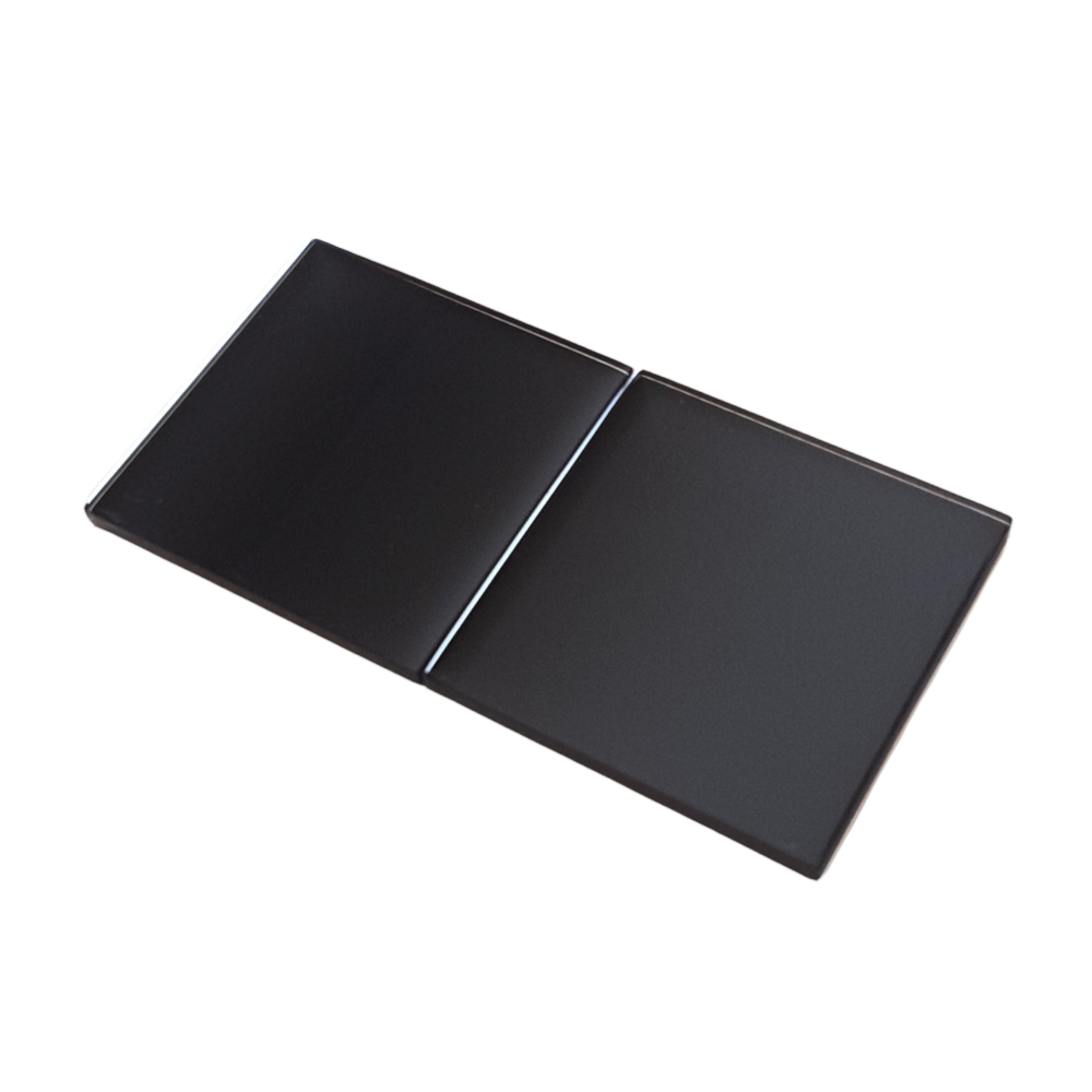 Siyah Cam Bardak Altlığı – Modern ve Şık Masa Dekoru