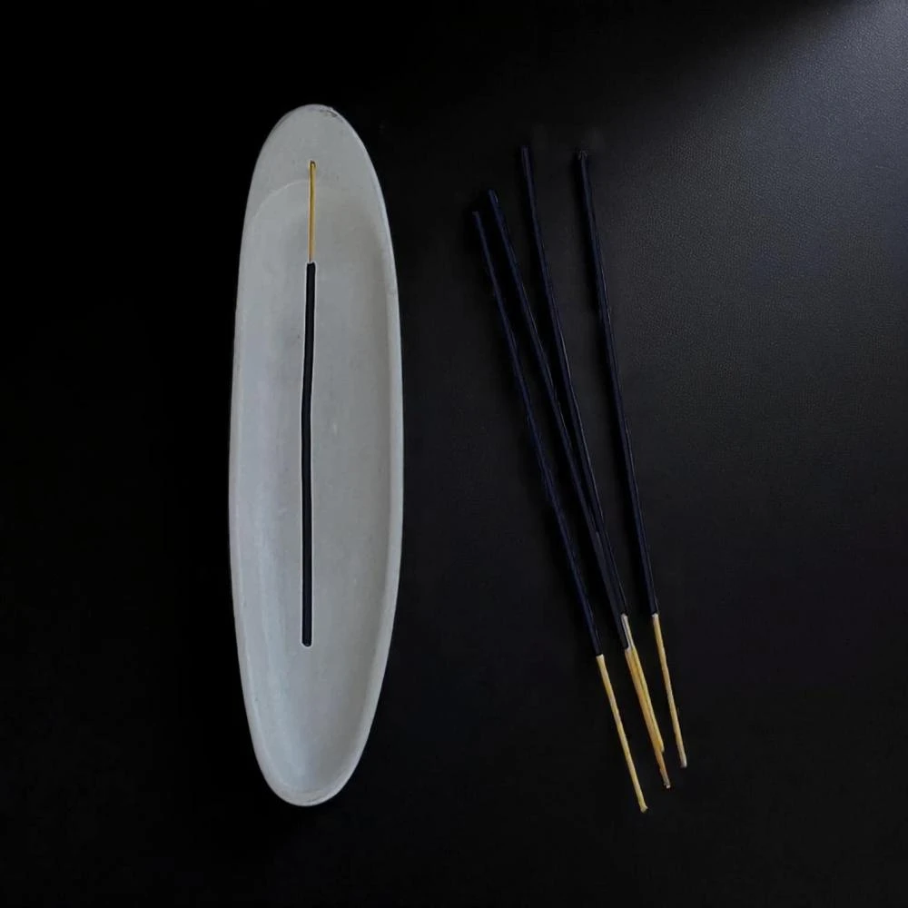 El Yapımı Brüt Beton Tütsülük – Minimal Modern Beton Tütsü Standı